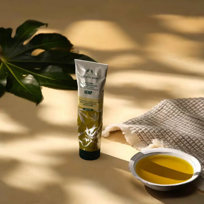 The Body Shop Hemp Rescuing Foot Protector