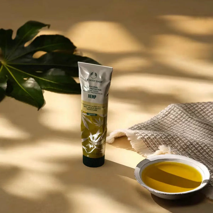 The Body Shop Hemp Rescuing Foot Protector