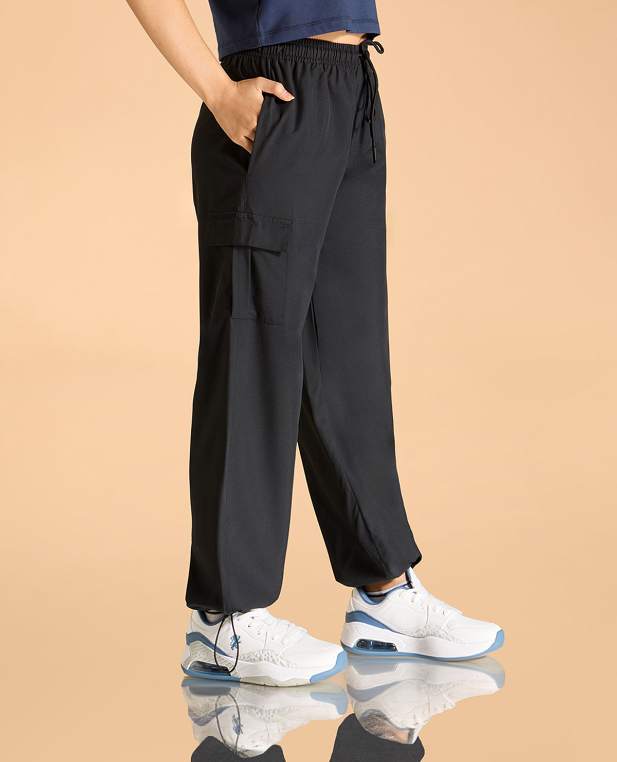 Mid Rise Solid Lightweight Cargo Pants For Girls
