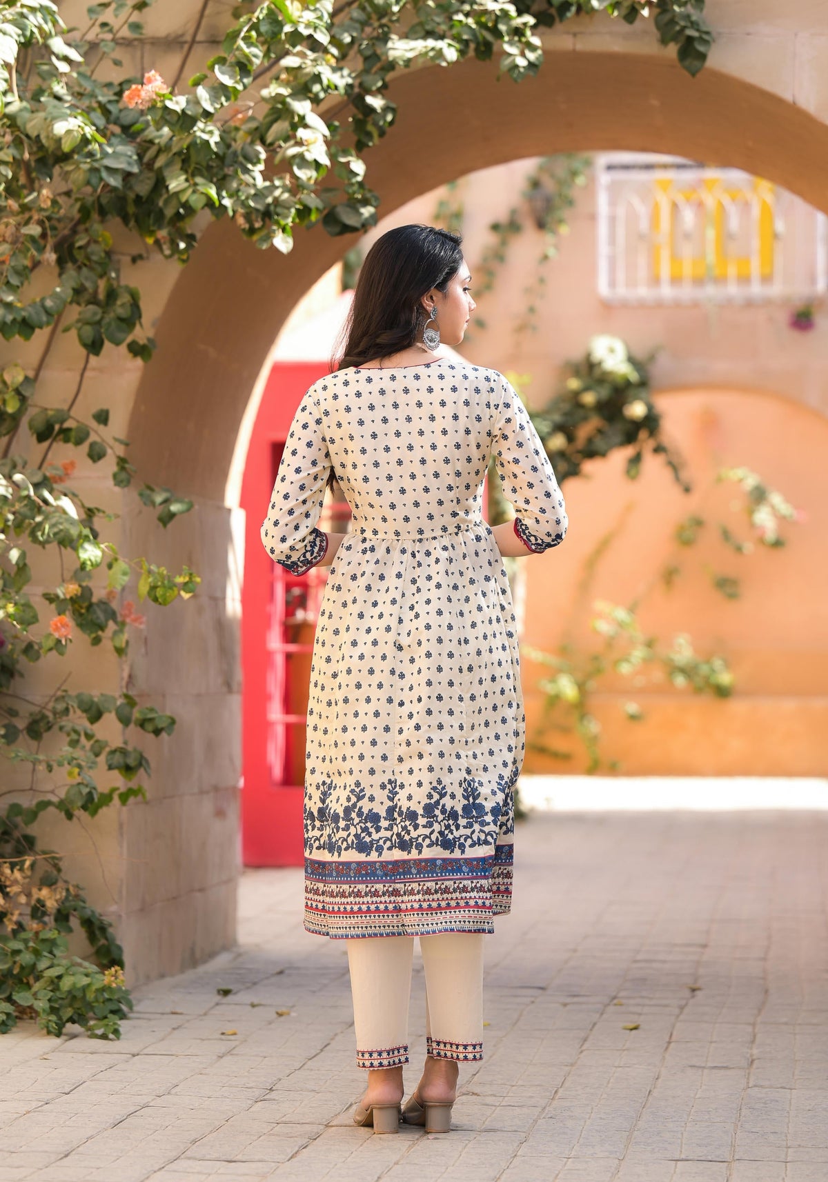 Juniper Ivory Floral Printed Chanderi Kurta Pant And Dupatta Set With Sequins