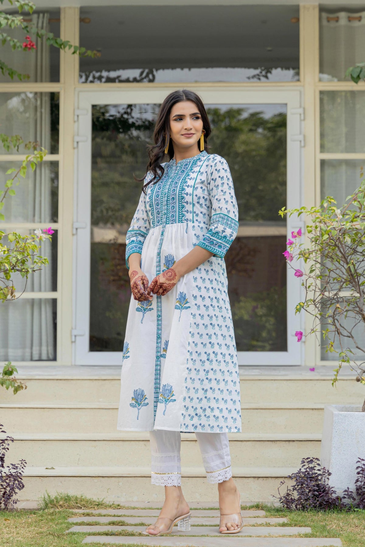 Juniper White Floral Printed Cotton Kurta With Buttons