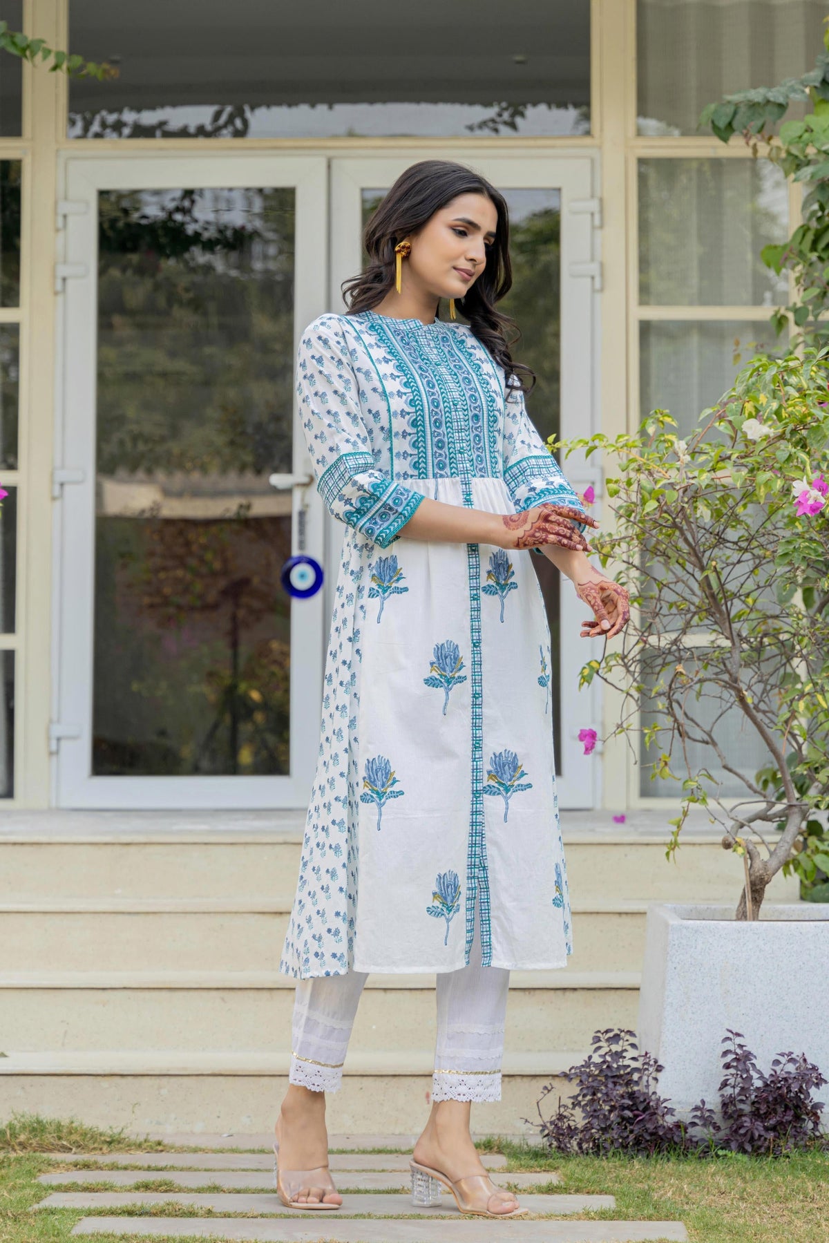 Juniper White Floral Printed Cotton Kurta With Buttons