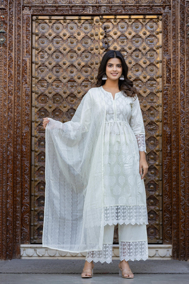 Juniper White Ethnic Motif Printed Cotton Kurta Set With Lace & Thread Work