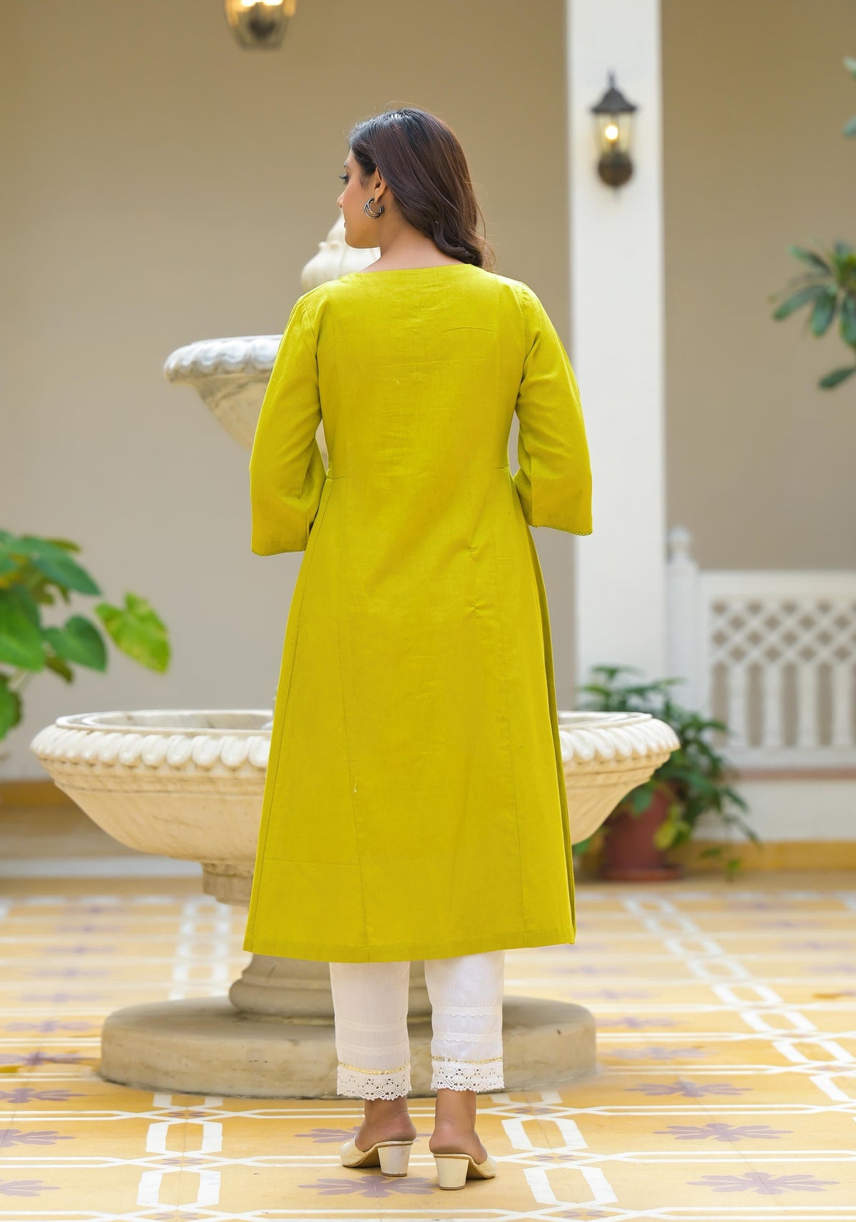 Juniper Lime Green Solid Cotton Linen Kurta With Button Closure