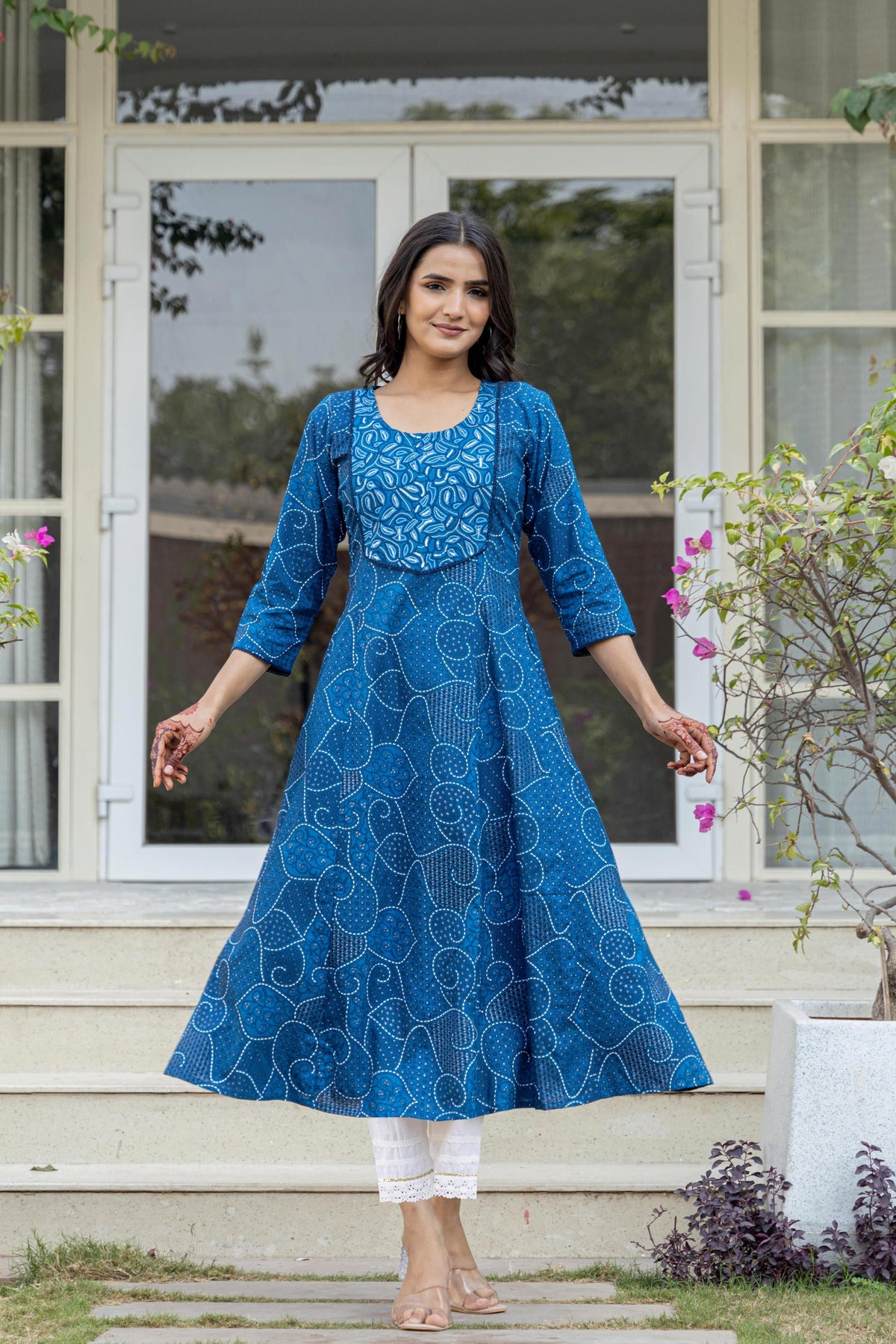 Juniper Blue Ethnic Motif Printed Viscose Kurta With Sequins