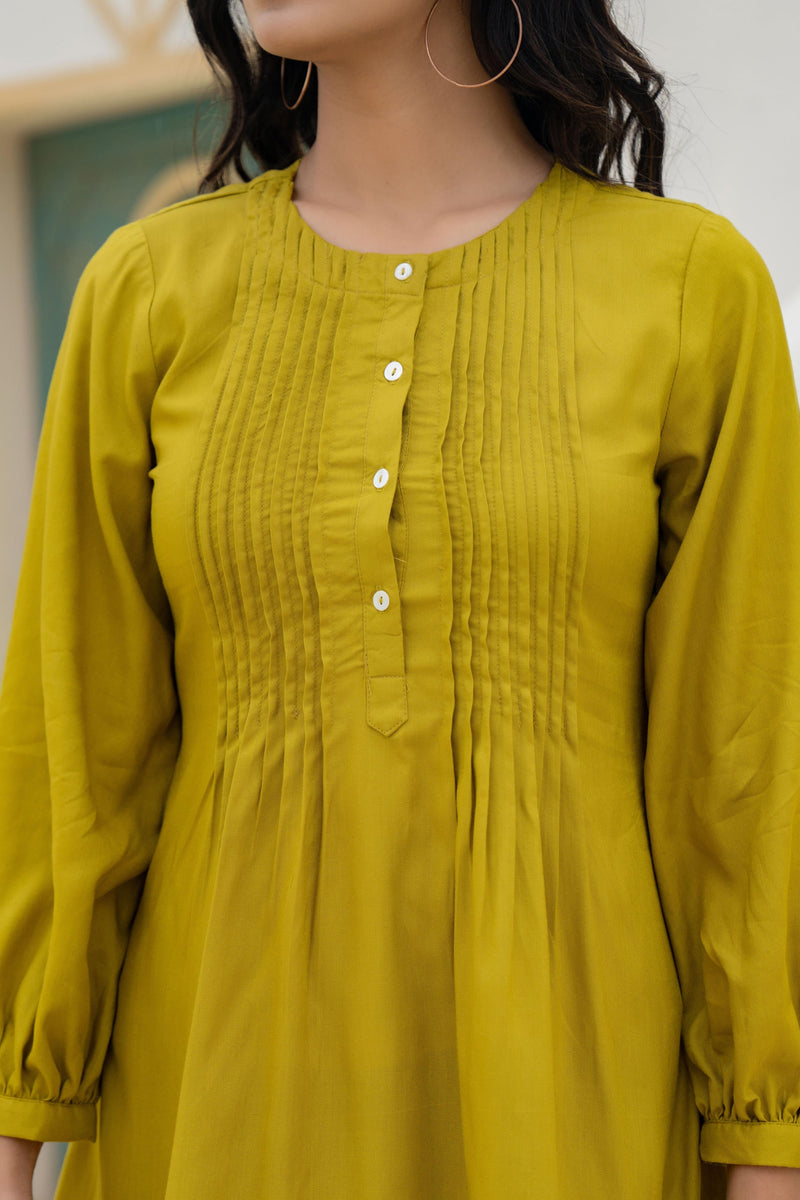 Juniper Lime Solid Viscose Tunic With Buttons & Lace