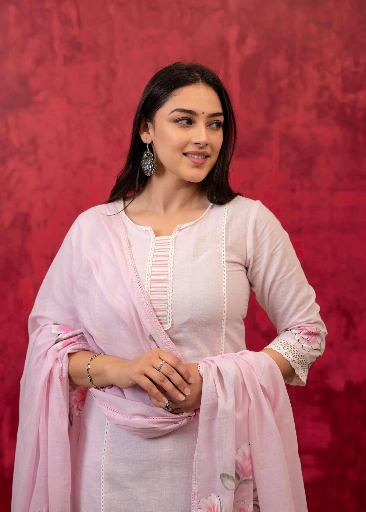 Juniper Lavender Cotton Slub Kurta-Pant Set With Lace Work & Floral Print Dupatta