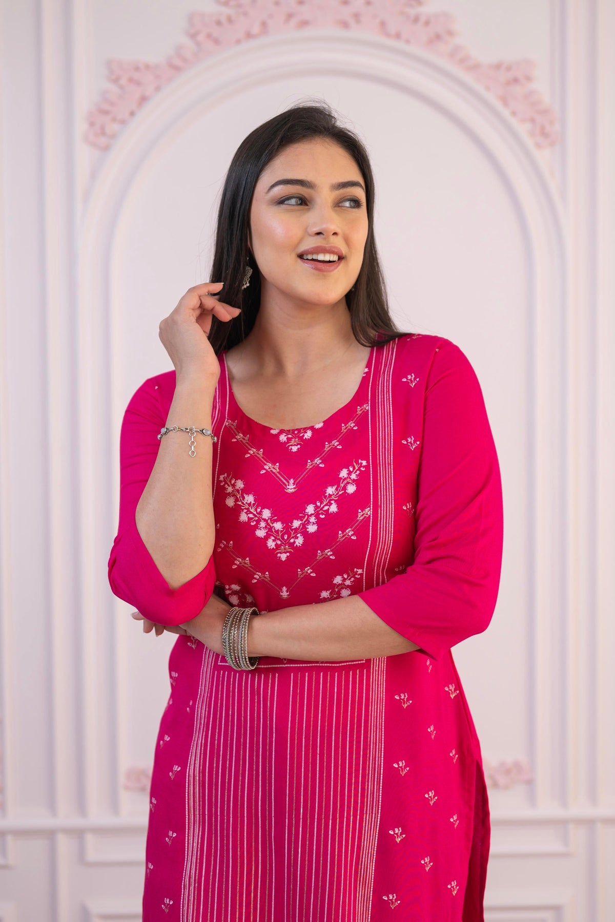 Juniper Fuchsia Printed Viscose Straight Fit Kurta With Round Neck
