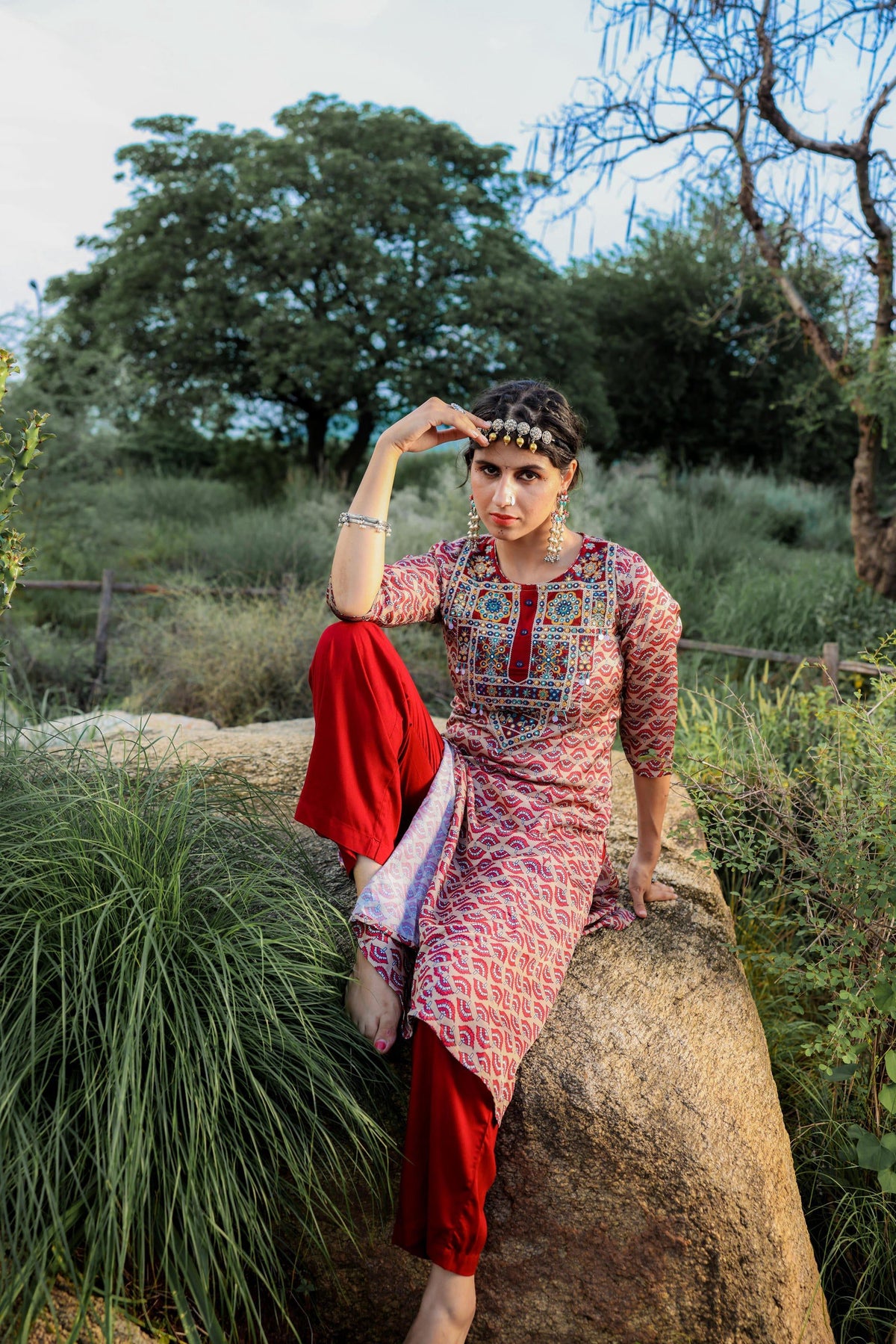 Juniper Ivory Floral Poly Kurta And Pants Set With Mirror, Thread Work And Tassels Detail