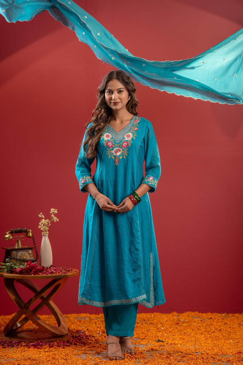 Juniper Turquoise Floral Embroidered Kurta Set With Scallop Dupatta