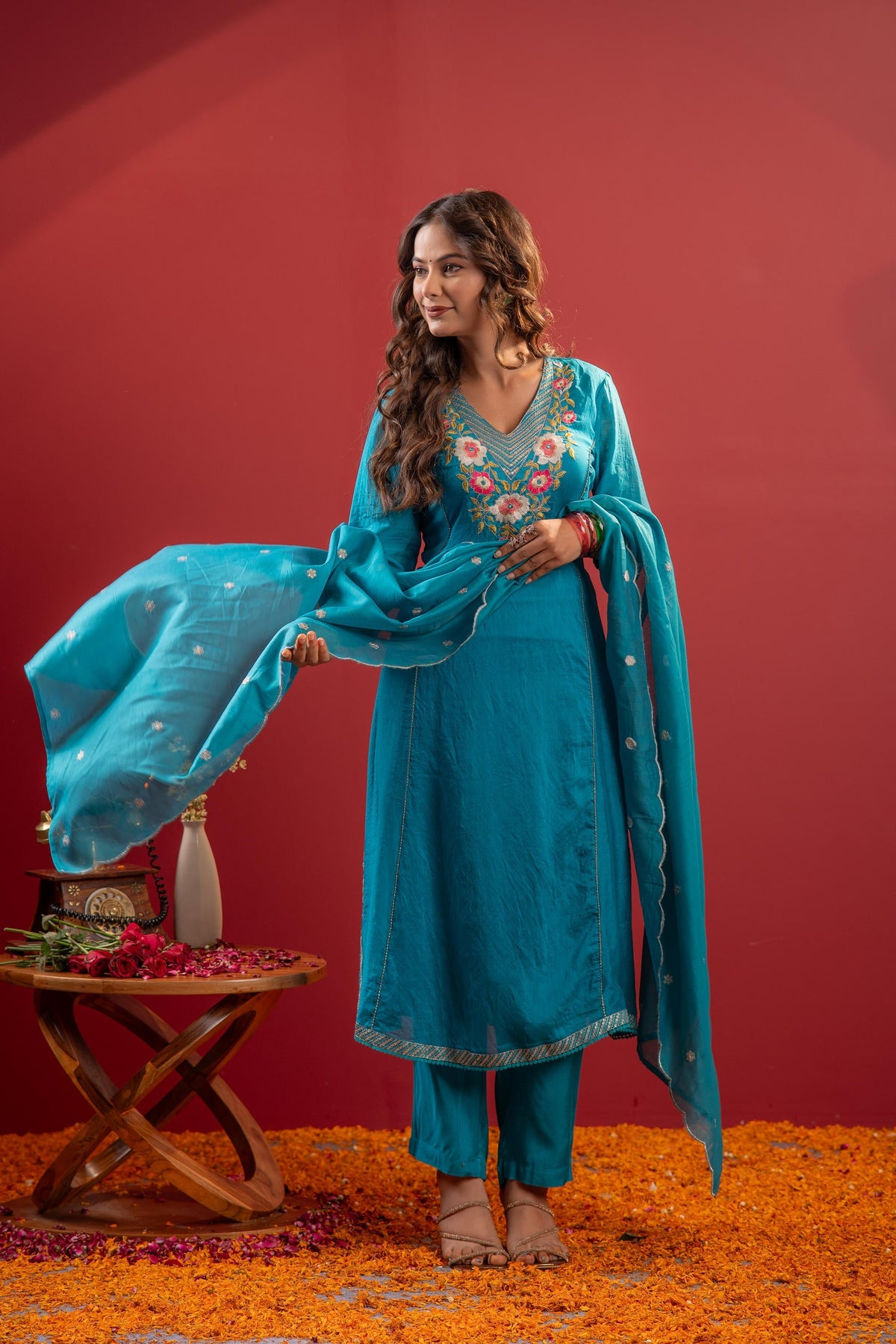 Juniper Turquoise Floral Embroidered Kurta Set With Scallop Dupatta