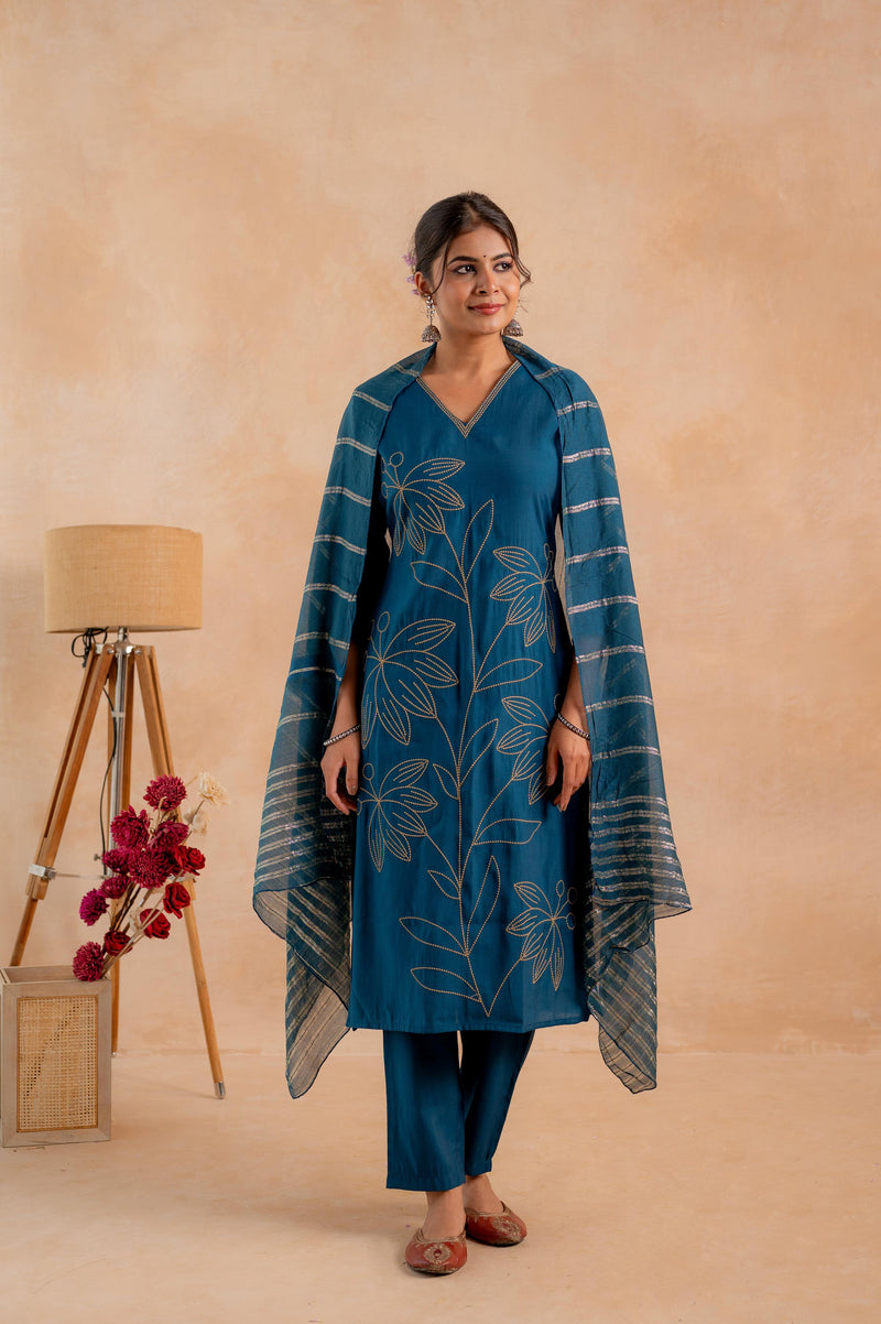 Juniper Indigo Solid Embroidered Straight Kurta Pant And Dupatta Set With Thread Work