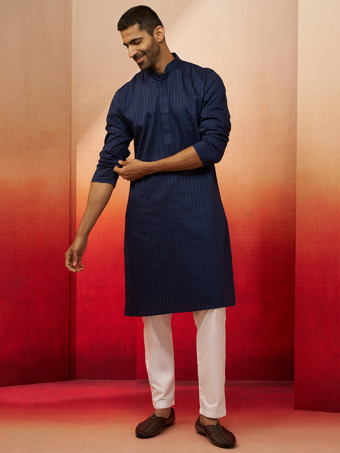 Vastramay Men Navy Blue Cotton Monalisa Embroidered Kurta