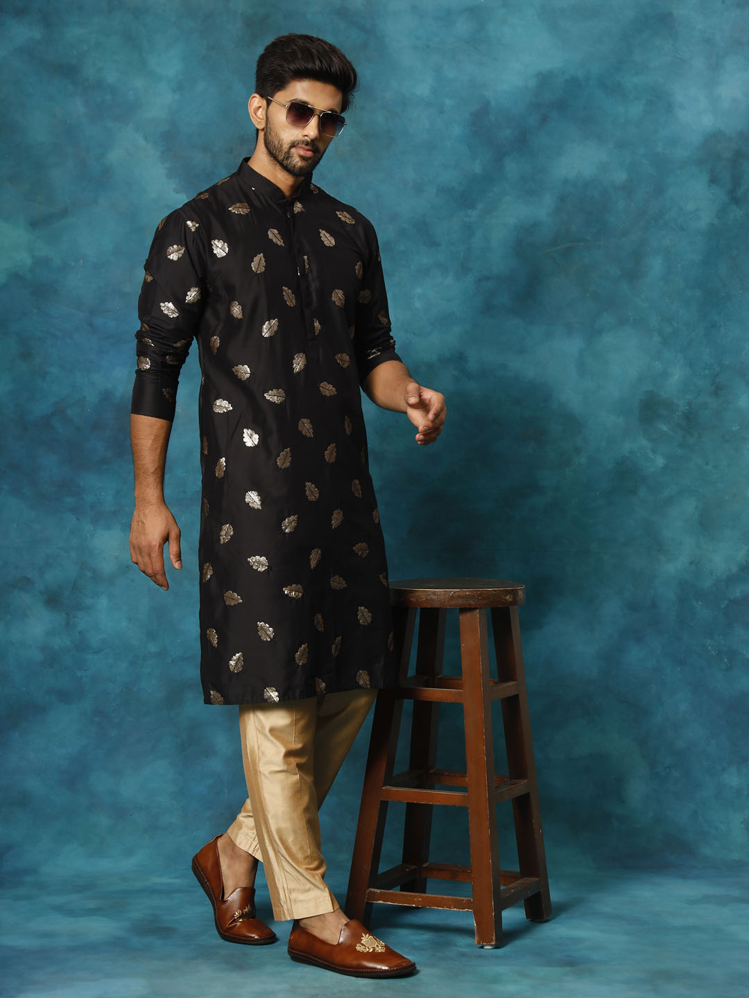 Men's Black Leaf Motif Embellished Kurta