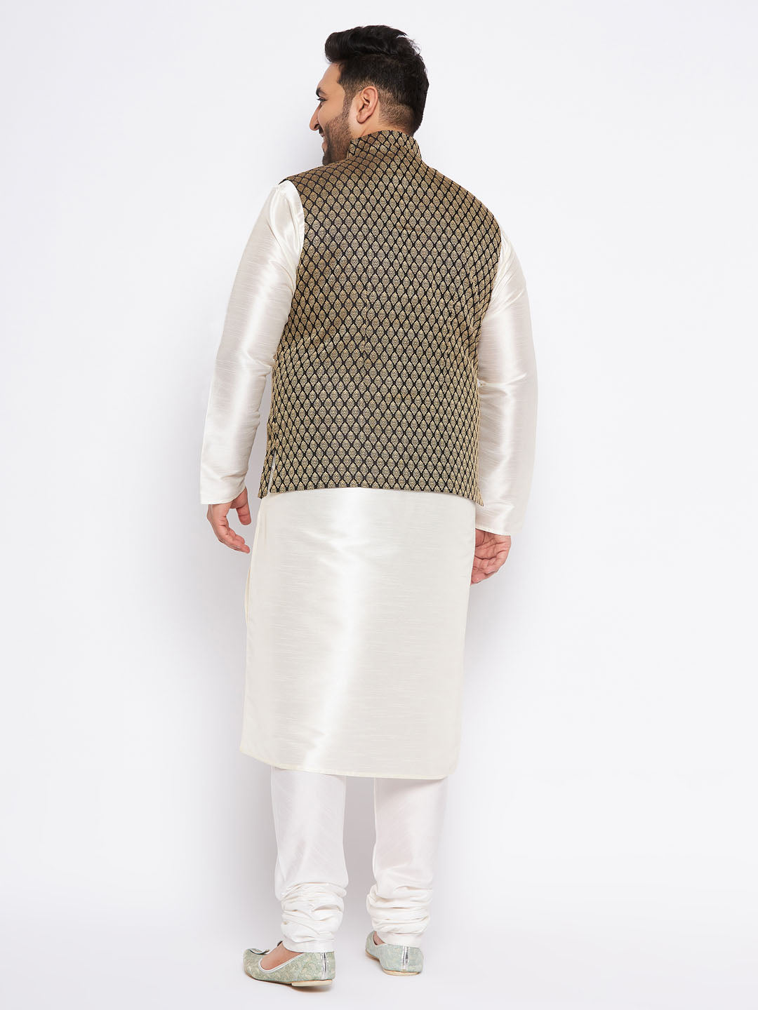 Men's Plus Size  Black Ethnic Jacket With Cream Silk Blend Kurta And Pyjama Set